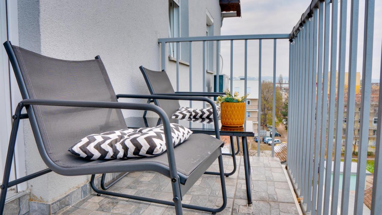 Spa Apartment Yang - Hot Tub, Sauna, Spa Novi Sad Exterior foto